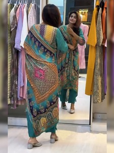 Conjunto de Salwar Kameez Tradicional de Muselina para Mujer, Estampados Florales Vibrantes, Corte Regular, Largo Regular, Ropa Casual para Fiestas, India, Pakistán - Product Image 3