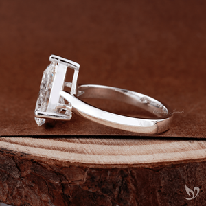 Anillo de Compromiso y Boda de Lujo con Diamante Cultivado en Laboratorio de 3 Quilates, Corte Pera, Certificado IGI, Solitario con Vástago Dividido en Oro Sólido de 10K - Product Image 3