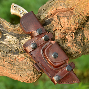 Cuchillo de caza y camping Nordic Forge de acero al carbono, hecho a mano, con mango de palisandro y cuerno de carnero, con funda para transporte. - Product Image 5