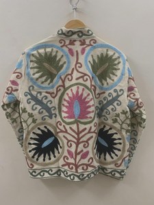 Chaqueta Bordada de Algodón Premium Hecha a Mano para Mujer, Elegante, Color Blanco Hueso, Abierta por Delante, Corta - Product Image 4