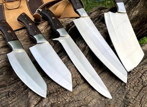 Juego de Cuchillos de Chef de Cinco Piezas Hechos a Mano con Diseño Vikingo, Cuchillos de Acero Inoxidable Ambidiestros con Mangos de Madera y Bolsa de Cuero Enrollable - Product Image 3