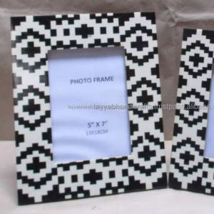 Cadre photo vintage intemporel en os incrusté d'agate, fabriqué par Tayyab Handicraft - Product Image 2