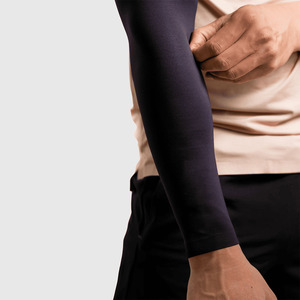 Manchons de compression sportifs confortables et de haute qualité en tissu anti-humidité Spandex/Polyester pour usage actif - Product Image 6