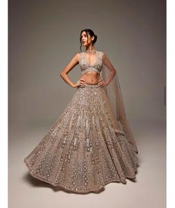 Lehenga Choli Tradicional Indio con Red de Cintas y Bordado de Hilo para Bodas y Fiestas, Ropa Elegante para Mujer - Product Image 1