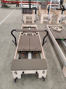 Réformateur de formation réglable multifonction en gros Rail complet deux voies Réformateur de Pilates en bois d'érable massif - Product Image 5