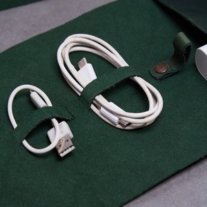 Organizador de Cables de Cuero Clásico y Atemporal, Organizador de Cables para Escritorio, Organizador de Auriculares, Enrollador de Cables, Soporte para Cargador, LCO-0100 - Product Image 3