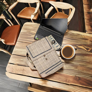 Housse pour ordinateur portable unisexe artisanale Design 4 par STUDIO-N - Product Image 4