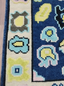 Tapis en laine bleu pastel abstrait style Oushak noué à la main, à poils coupés, vintage, fait main, pour décoration de salon, 1 pièce, à prix réduit - Product Image 4