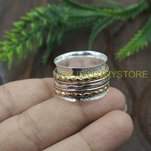 Anillo Giratorio Hecho a Mano de Plata, Latón y Cobre, Anillo de Meditación de Banda Ancha con Patrón Texturizado, Joyería para Aliviar la Ansiedad, Regalo Unisex para Ella y Él - Product Image 4