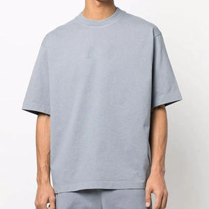 เสื้อยืดคอกลมโอเวอร์ไซส์แขนสั้นผู้ชาย ผ้าฝ้าย 100% พิมพ์ลายโลโก้ด้านหน้า เป็นมิตรกับสิ่งแวดล้อม ขนาดปรับแต่งได้ ราคาขายส่ง - Product Image 3
