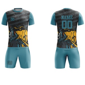 Uniforme de football personnalisé de qualité supérieure à manches courtes, respirant, 100% polyester, protection UV, séchage rapide, antibactérien, personnalisé - Product Image 2