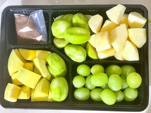 Conteneur alimentaire jetable en plastique noir à 4 compartiments avec couvercle, produits haut de gamme les plus populaires de l'usine Tien Duc, pour plats à emporter - Product Image 6