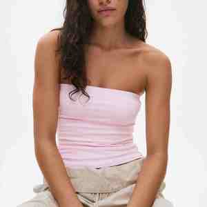 เสื้อครอปท็อปแฟชั่นใหม่สำหรับผู้หญิง สีพื้น ผ้าเจอร์ซีย์ ระบายอากาศดี 100% ผ้าฝ้าย เซ็กซี่ เหมาะสำหรับใส่ไปเที่ยวคลับ รุ่นปี 2026 - Product Image 4