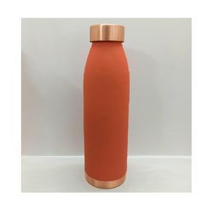 Bouteille d'eau en cuivre pur, faite à la main, réutilisable, bouteille ayurvédique pour boire, bouteille de stockage en cuivre pour la maison, le bureau, les voyages, le fitness et le quotidien - Product Image 1