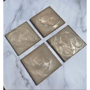 Dessous de verre élégants en résine de style minimal faits à la main élégants verres modernes artistiques décor de table pour salle à manger, cuisine et bureau - Product Image 1