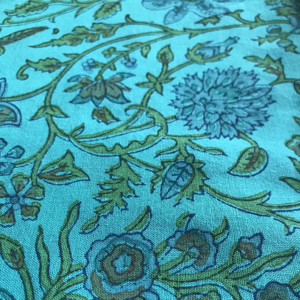 ผ้าฝ้ายพิมพ์ลายด้วยมือ พื้นสีชมพู ลายดอกไม้สีส้ม |   ลายพิมพ์ดอกไม้แบบอินเดียดั้งเดิม - Product Image 3