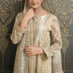 Nouvelle robe de mariée sur mesure, magnifique robe de mariage pour la mariée, robe de mariée élégante et richement travaillée pour femme - Product Image 3