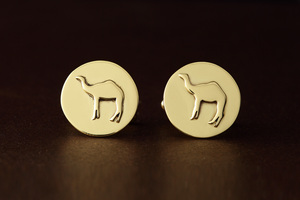 Mancuernillas Redondas con Diseño de Camello - Product Image 1