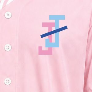 เสื้อเบสบอลสีชมพู แขนสั้น ติดกระดุมด้านหน้า คอวี แต่งแถบคู่ ปักโลโก้ตามสั่ง ชุดทีมกีฬา ชุดลำลองสำหรับเล่นกีฬา - Product Image 5