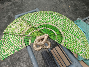 Éventail en jonc de mer écologique, fait main, décoratif, tissé au Vietnam - Product Image 3