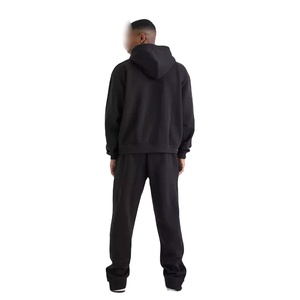 Ensemble de survêtement en molleton 100 % coton, personnalisé, à prix abordable, pour homme, avec lavage à la pierre, effet délavé à l'acide et impression DTG, comprenant un sweat à capuche court - Product Image 2