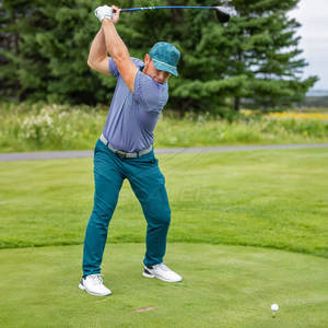 Pantalon de golf en tissu flexible haute mobilité, léger, respirant, confortable, pour le sport en extérieur sur le parcours de golf - Product Image 3