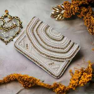 กระเป๋าถือหรูหราแบบดั้งเดิมของอินเดีย ประดับด้วยคริสตัลหลากสีและลูกปัดแก้ว งานฝีมือทนทาน คุณภาพพรีเมียม ทรงบาแกตต์ เครื่องประดับแฟชั่น - Product Image 2