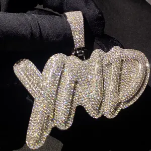 Pendentif Croix Personnalisé en Argent Sterling 925 avec Moissanite Couleur D VVS1, Style Hip Hop Iced Out, Breloque Script Personnalisée pour Hommes et Femmes, Idéal pour les Fêtes - Product Image 3