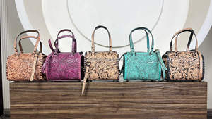 Petit sac de sport personnalisé en cuir repoussé à la main pour hommes et femmes Mini sac de sport d'extérieur en cuir véritable de haute qualité - Product Image 5