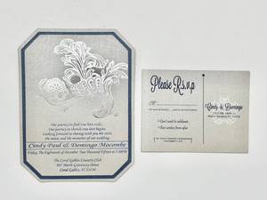 Élégantes invitations imprimées sur papier métallisé, conçues pour les célébrations de mariages royaux et les présentations de papeterie d'événements de luxe. - Product Image 3