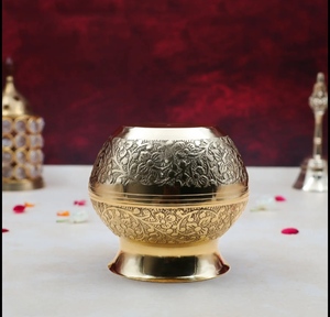 หม้อน้ำทองเหลืองแบบจีนโบราณ Radhe ขนาด 250 มล. ภาชนะตกแต่งพร้อมฝาปิด ราคาขายส่งสำหรับเครื่องดื่มแบบกำหนดเองได้ สินค้าจากอินเดีย - Product Image 6