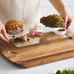 Planche à découper en bois durable et écologique de qualité supérieure avec insert en verre amovible, plateau de service pour charcuterie, poignée, bloc de préparation pour usage domestique - Product Image 4