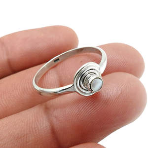 925 Sterling <b>Silver</b> Vintage Look Jewelry Round Cut Bezel <b>Set</b> Pearl <b>Ring</b> Pretty Simple Design Bohemian Jewelry At Wholesale Price - Product Image 2
