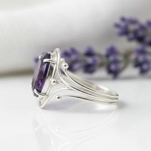 Anillo de Cóctel Infantil de Plata de Ley 925 con Amatista Natural, Diseño Minimalista de Alas Cristianas - Product Image 2