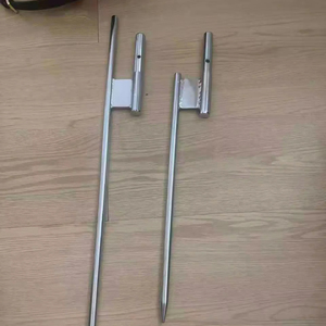 Base de sujeción a tierra de alta resistencia para banderas tipo pluma y banderas de playa, de acero, para publicidad exterior. - Product Image 1