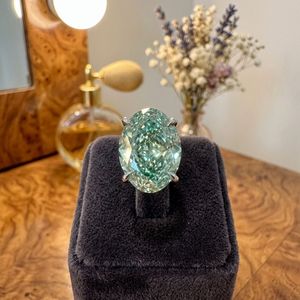 Diamant ovale de laboratoire vert fantaisie de qualité supérieure 2.00-2.10 CTS, clarté VVS2 VS1, certifié IGI, modèle RI-390, service de fabrication d'échantillons pour - Product Image 2