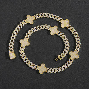สร้อยคอฮิปฮอปประดับเพชรแบบ Iced Out สำหรับผู้หญิง พร้อมด้วยหินประกายระยิบระยับสุดหรู เหมาะสำหรับงานแฟชั่นโชว์และชุดลำลอง มีจำหน่ายแล้ว - Product Image 4