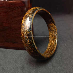 Elegantes brazaletes de resina en diseños atrevidos y sutiles | Ofertas a granel disponibles | Joyería de mujer perfecta para fiestas, eventos y ocasiones - Product Image 3