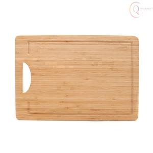 Tabla de Cortar de Madera con Acabado Natural y Bordes Lisos, Diseñada para Comodidad, Seguridad y Durabilidad - Product Image 6