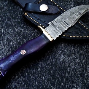 Cuchillo de Caza de Acero de Damasco de Grado Industrial Hecho a Mano Personalizado, Hoja de Punta Caída, Borde Recto, Mango Morado OEM, Uso en Exteriores - Product Image 4