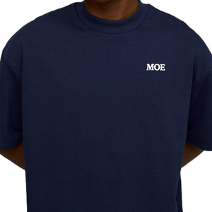 Camisetas de algodón de corte holgado para hombre, cuello redondo, logo minimalista en el pecho, estilo streetwear, para pedidos al por mayor de marcas personalizadas - Product Image 3