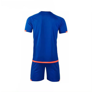 ชุดฟุตบอลโพลีเอสเตอร์สั่งทำคุณภาพสูงแบบขายส่ง OEM พร้อมพิมพ์โลโก้สีตามสั่งและขนาดตามต้องการ คุณภาพเยี่ยม - Product Image 3