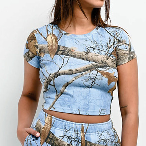 Camiseta Corta Acanalada con Estampado Natural Azul para Mujer, Estilo Casual, Ajuste Delgado, Conjunto Coordinado de Verano, Logotipo Personalizado, OEM, Venta al por Mayor, Camiseta Y2K para Mujer - Product Image 4