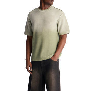 Fabricant de t-shirts en coton à dégradé ombré personnalisable, tricot texturé premium, logo brodé personnalisé, couture apparente, chemises pour hommes - Product Image 5