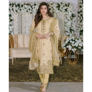 Le designer indien et pakistanais Salwar Kameez, inspiré de Bollywood, porte un costume pour les occasions spéciales - Product Image 1