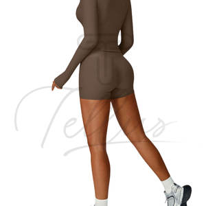 Ensemble de sport et yoga 2 pièces pour femme – Vêtements de gym respirants et légers avec leggings taille haute et short à motif uni et logo frontal - Product Image 3