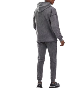 ชุดวอร์มดีไซน์ใหม่ปี 2026 สีพื้นเรียบหรู ออกแบบได้ตามสั่งสำหรับผู้ชาย พร้อมโลโก้แบบกำหนดเอง เสื้อฮู้ดและกางเกงวอร์ม - Product Image 2