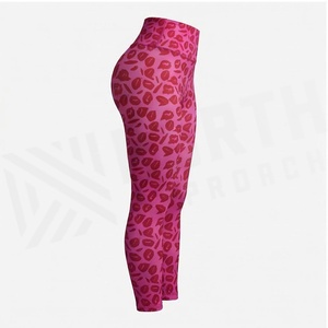 Leggings de yoga taille haute longueur intégrale, imprimé léopard rose, en Spandex et Polyester, extensibles dans les quatre sens, taille élastique, design froncé aux fesses - Product Image 3