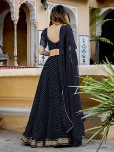 Venta al por Mayor de Ropa Étnica para Mujer, Lehenga Choli Negro Leheriya de 4.5 Metros, Semi-Listo para Usar, Conjunto de Vestido Tradicional Indio para Boda - Product Image 5