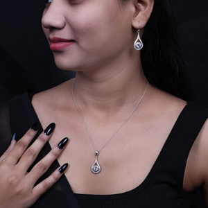 Juego de Joyería de Plata 925 con Esmeralda Verde en Forma de Corazón, Regalo para Mujer, Esmeralda Moderna para Uso Diario, Hipoalergénica, Certificada por Terceros, Alta Calidad - Product Image 5